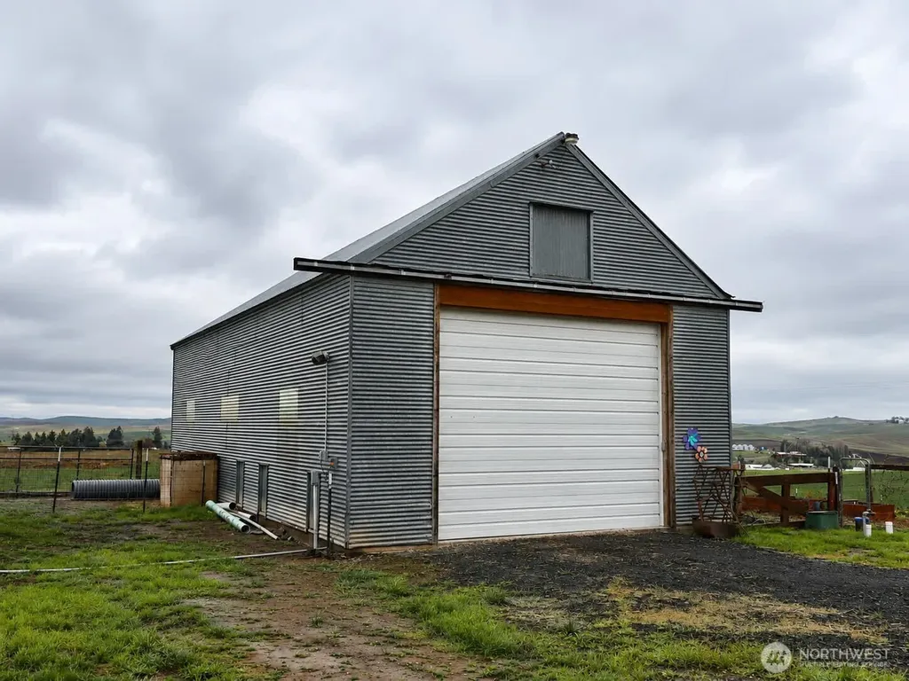 39919 S Farmington Road Latah WA 99018