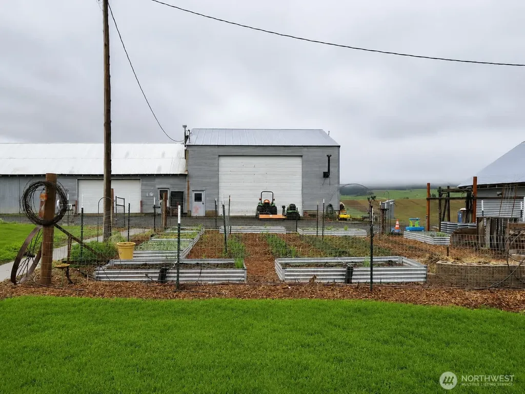 39919 S Farmington Road Latah WA 99018