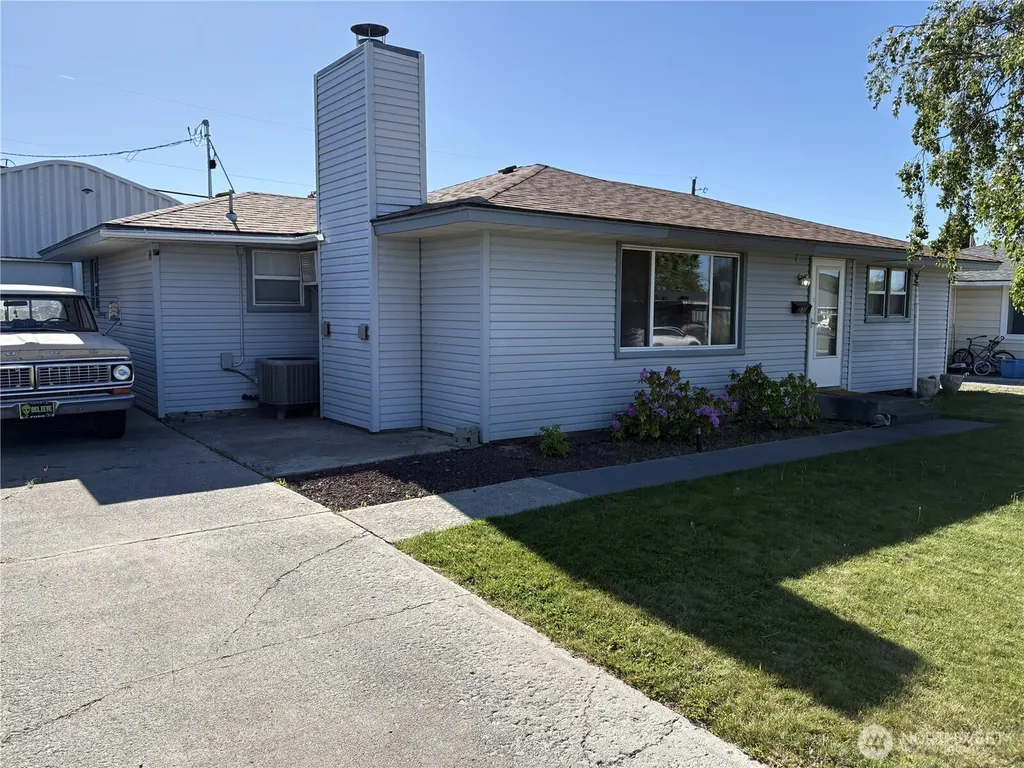230 NE Ivy Street Ephrata WA 98823