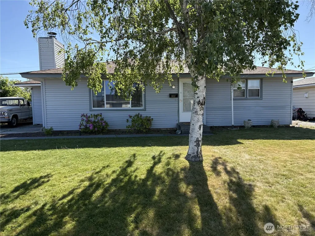 230 NE Ivy Street Ephrata WA 98823