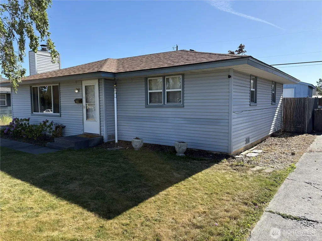 230 NE Ivy Street Ephrata WA 98823