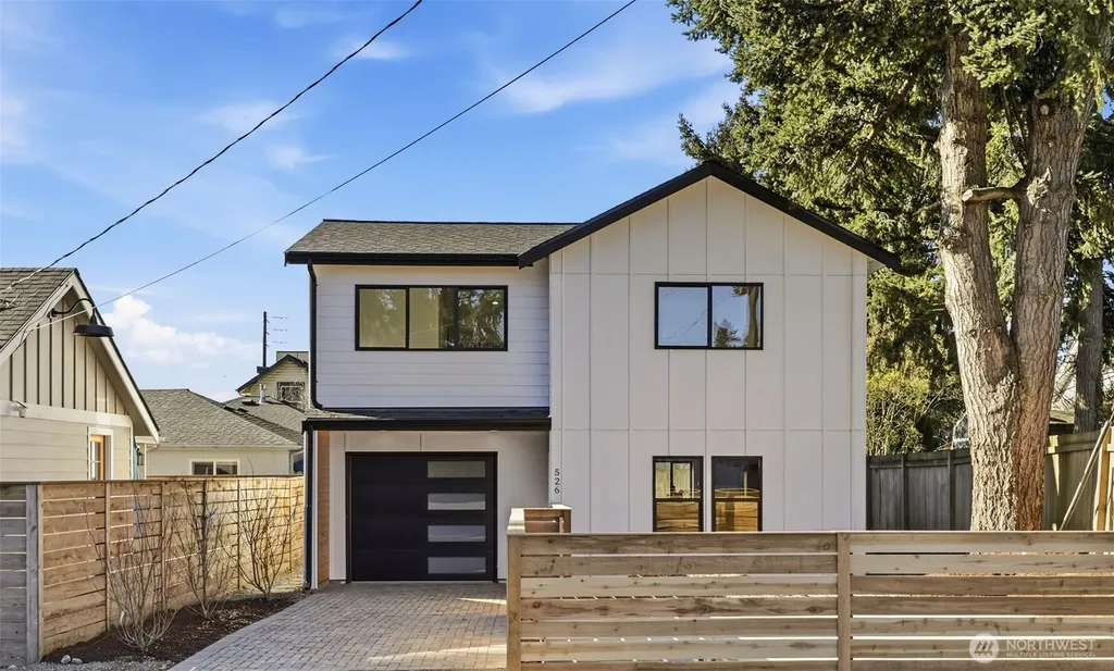 526 N 100th Street Seattle WA 98133