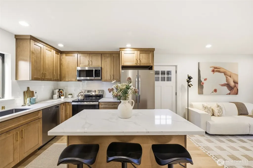 526 N 100th Street Seattle WA 98133