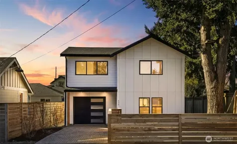 526 N 100th Street Seattle WA 98133