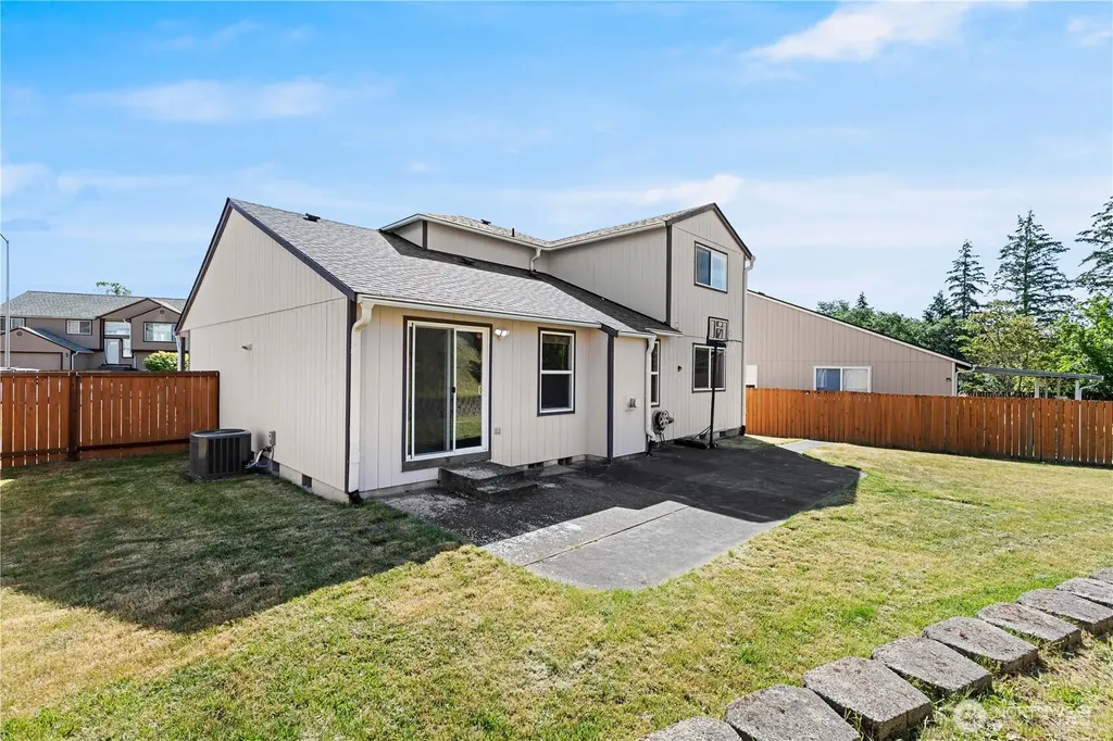 1139 Nepean Drive SE Olympia WA 98513