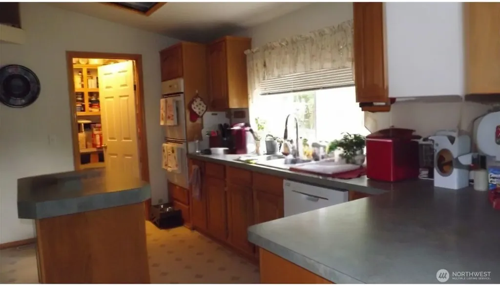 26204 Helmick Road Sedro Woolley WA 98284