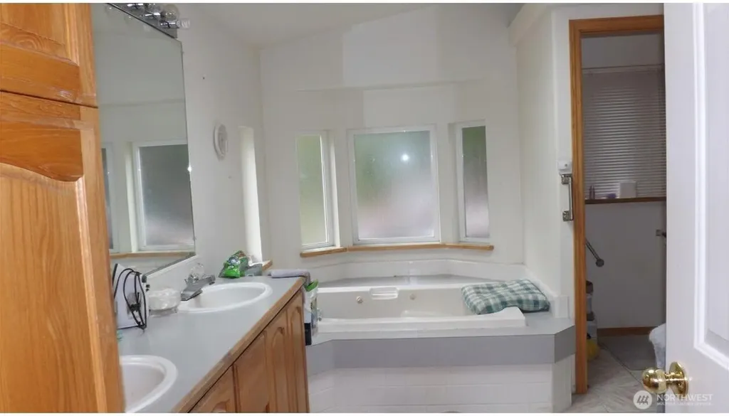 26204 Helmick Road Sedro Woolley WA 98284