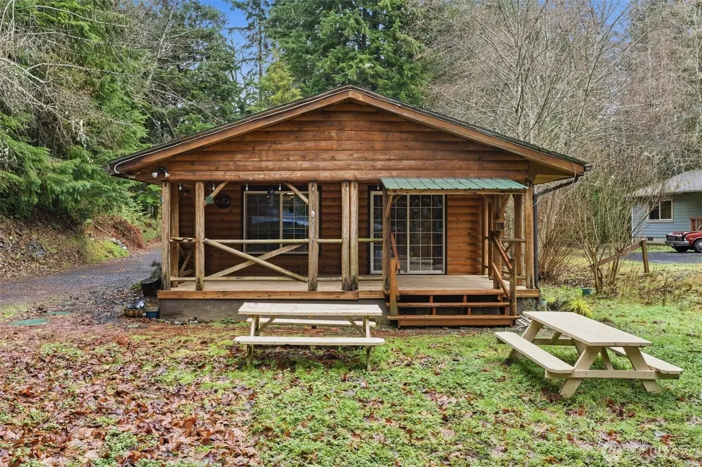 101 N Duckabush Drive N Hoodsport WA 98548