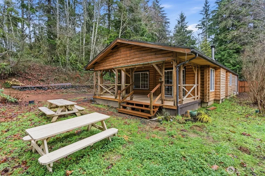 101 N Duckabush Drive N Hoodsport WA 98548