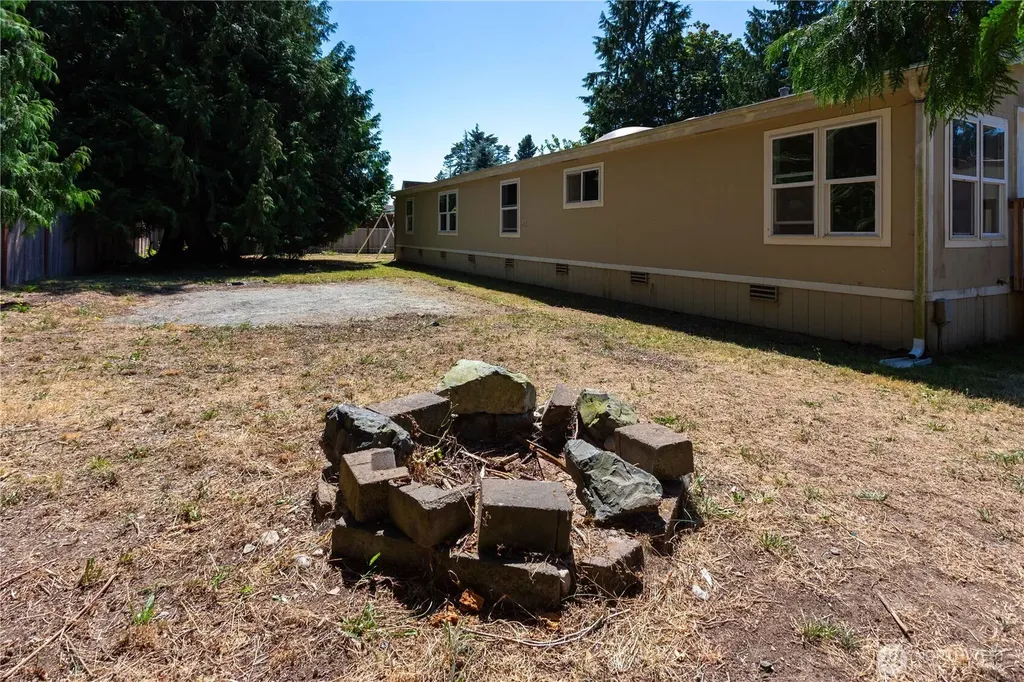 1069 Ellie Lane Camano Island WA 98282