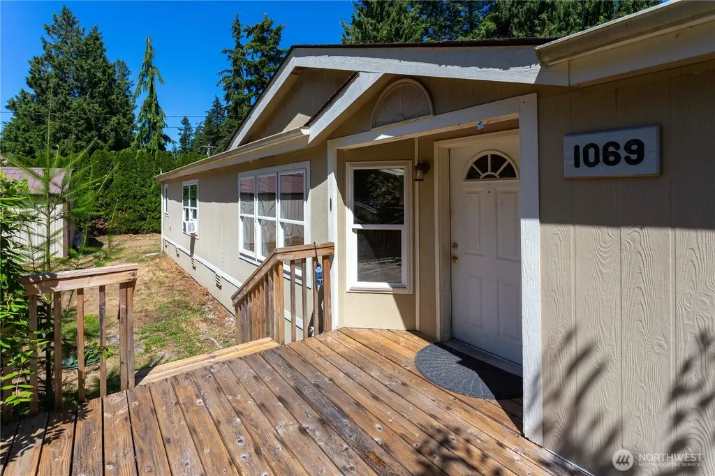 1069 Ellie Lane Camano Island WA 98282