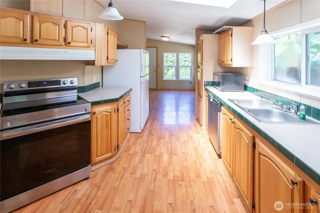 1069 Ellie Lane Camano Island WA 98282