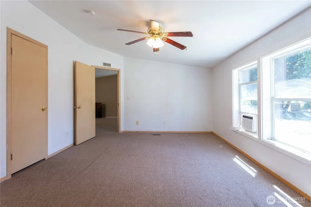 1069 Ellie Lane Camano Island WA 98282