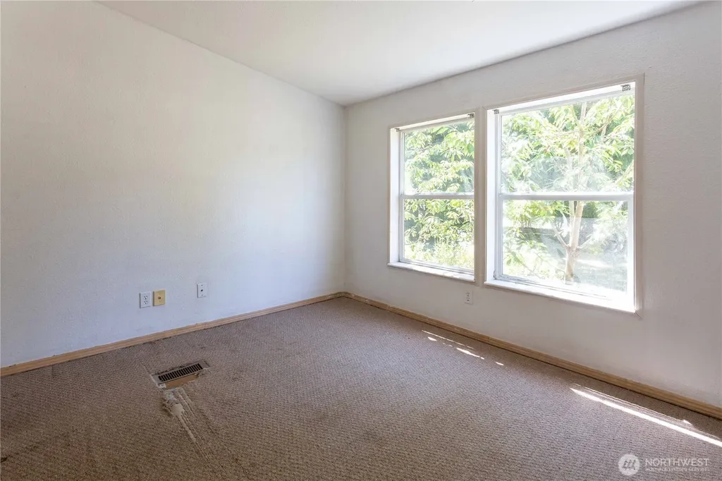 1069 Ellie Lane Camano Island WA 98282