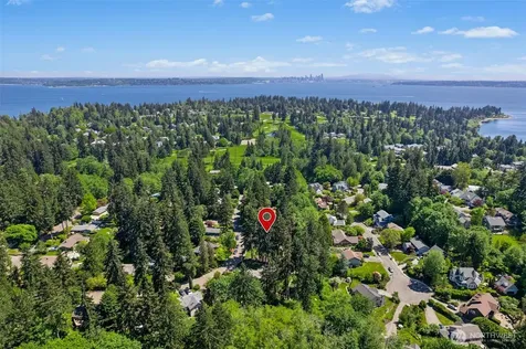 711 Eagle Cliff Rd NE Bainbridge Island WA 98110