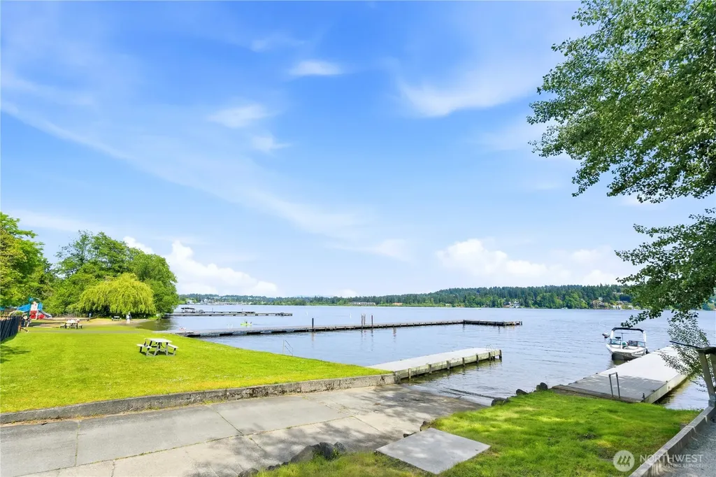17014 25th Avenue NE Lake Forest Park WA 98155