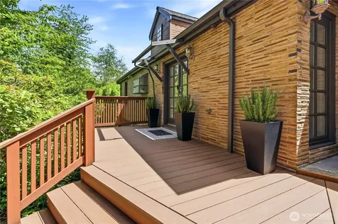 17014 25th Avenue NE Lake Forest Park WA 98155