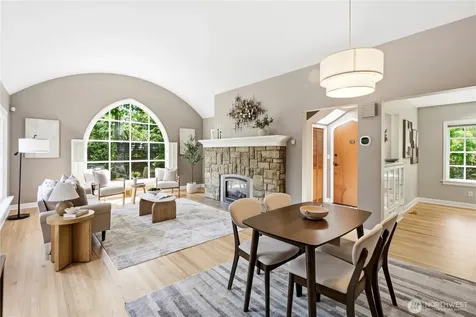 17014 25th Avenue NE Lake Forest Park WA 98155