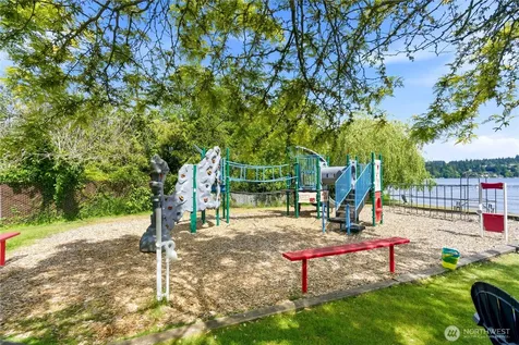 17014 25th Avenue NE Lake Forest Park WA 98155