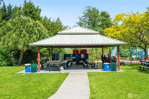 17014 25th Avenue NE Lake Forest Park WA 98155