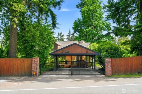17014 25th Avenue NE Lake Forest Park WA 98155