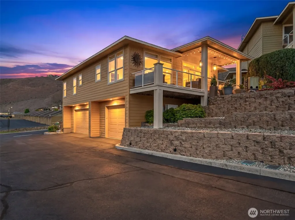 9119 Seahawk Lane NW Quincy WA 98848