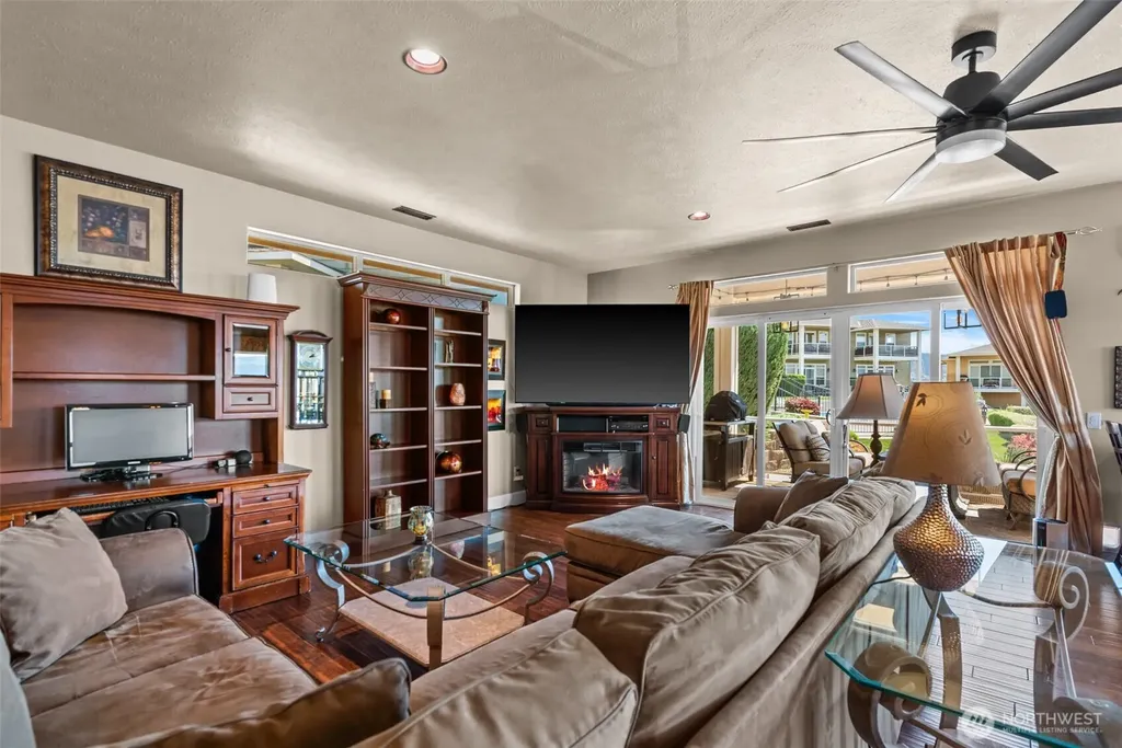 9119 Seahawk Lane NW Quincy WA 98848