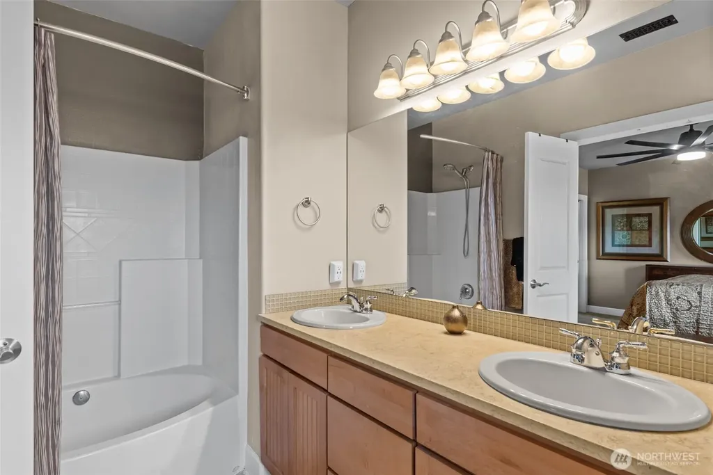 9119 Seahawk Lane NW Quincy WA 98848