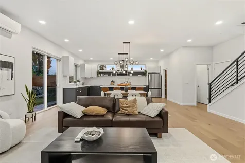 5114 15th Avenue S Seattle WA 98108
