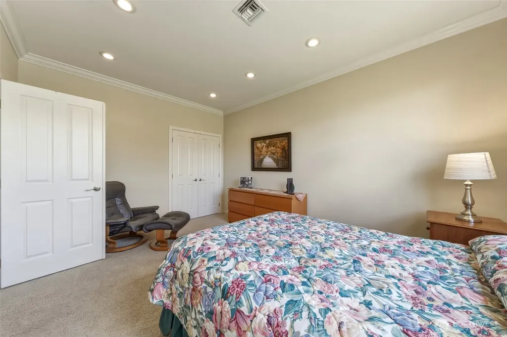 970 SE Creekside Drive College Place WA 99324
