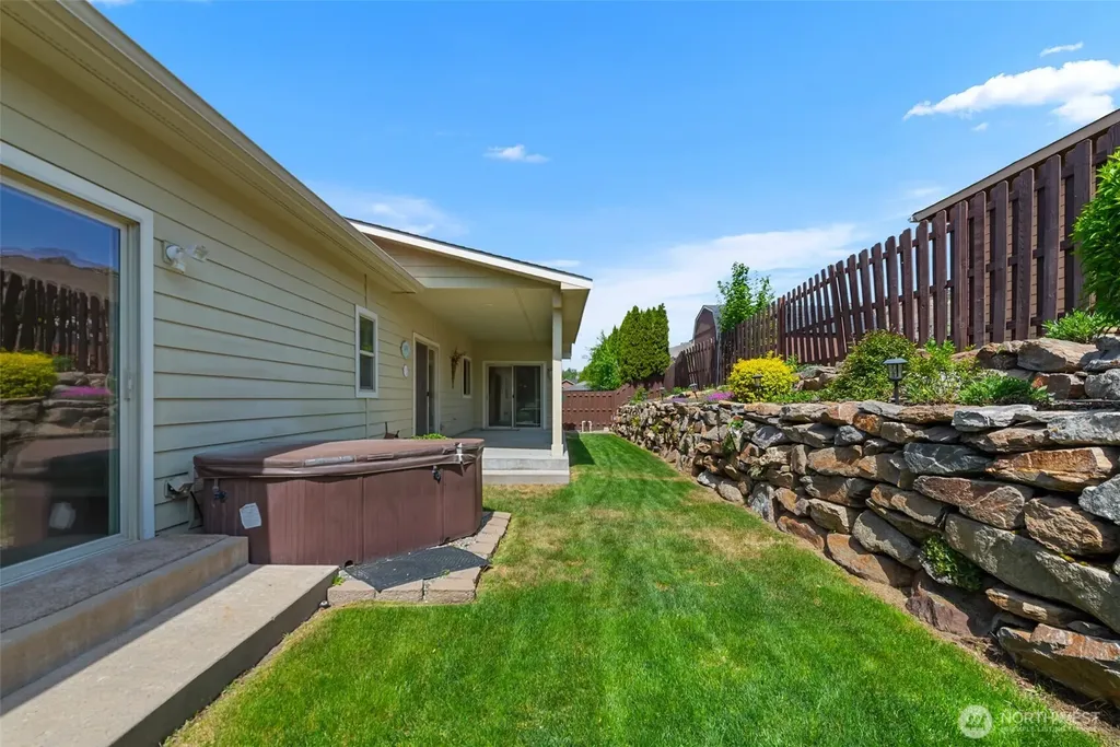 2125 Blackstone Court East Wenatchee WA 98802