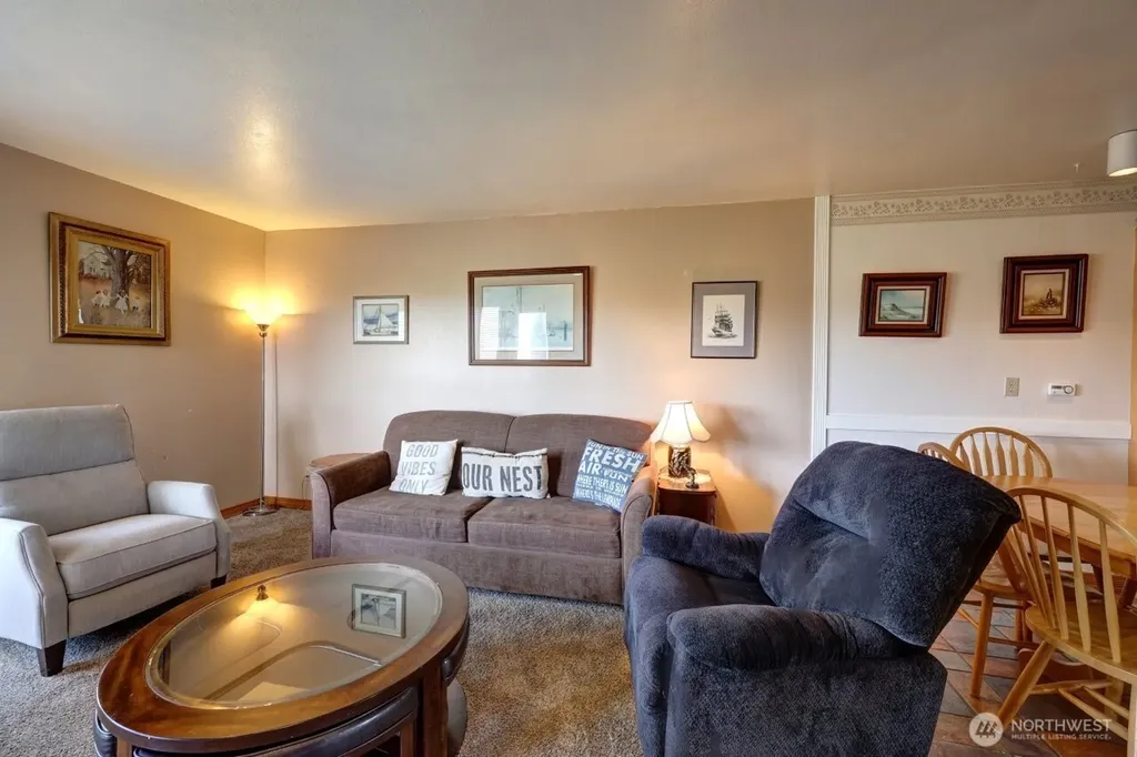 210 26th Street NW Long Beach WA 98631