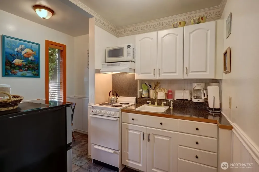210 26th Street NW Long Beach WA 98631