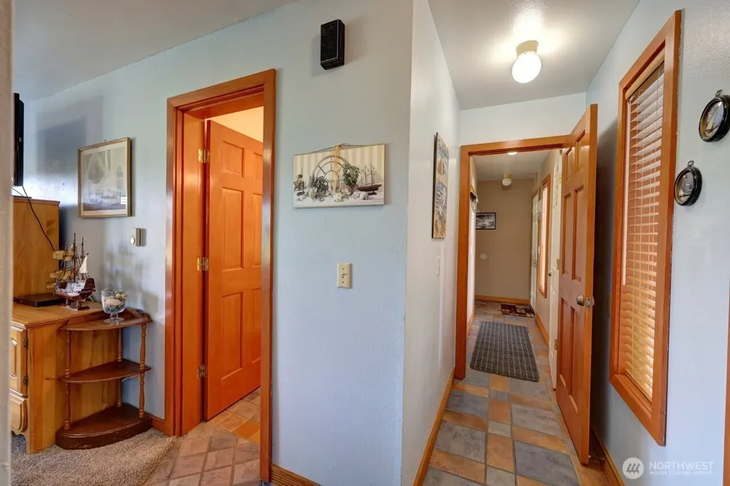 210 26th Street NW Long Beach WA 98631