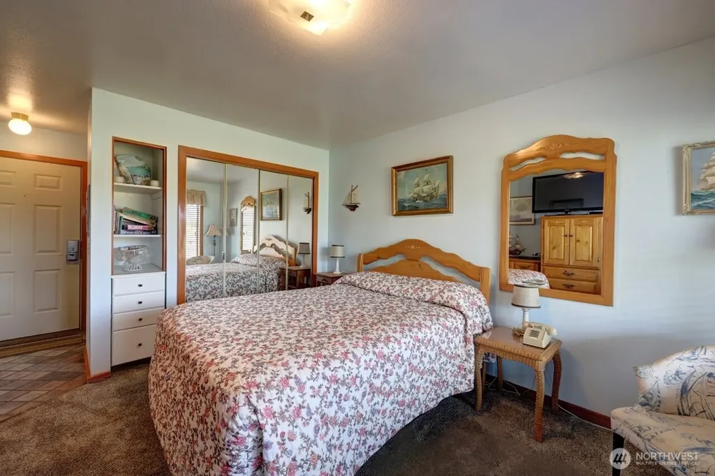 210 26th Street NW Long Beach WA 98631