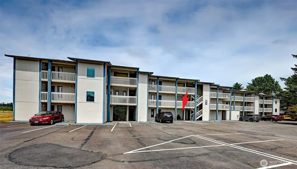 210 26th Street NW Long Beach WA 98631