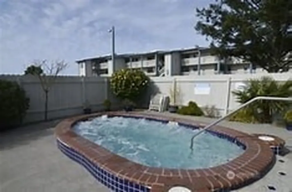 210 26th Street NW Long Beach WA 98631