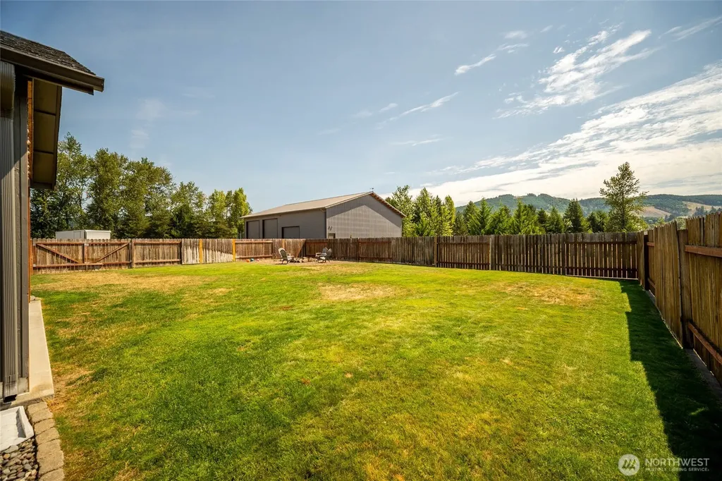 195 Bay Point Drive Castle Rock WA 98611