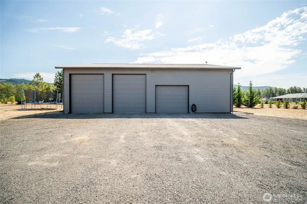 195 Bay Point Drive Castle Rock WA 98611