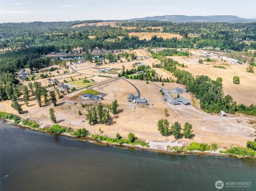 195 Bay Point Drive Castle Rock WA 98611