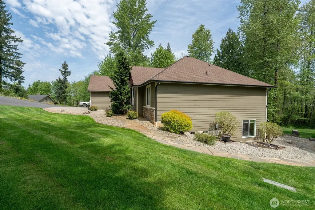 6031 139th Lane SW Rochester WA 98579