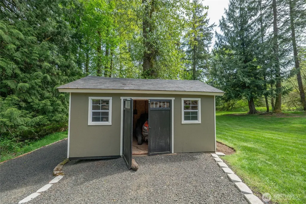 6031 139th Lane SW Rochester WA 98579