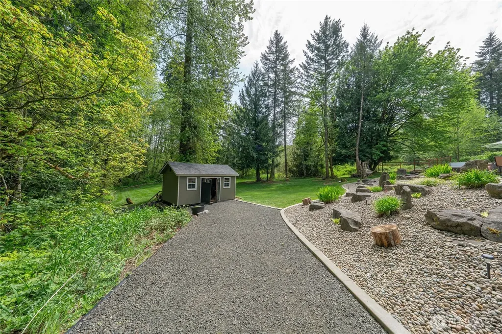 6031 139th Lane SW Rochester WA 98579