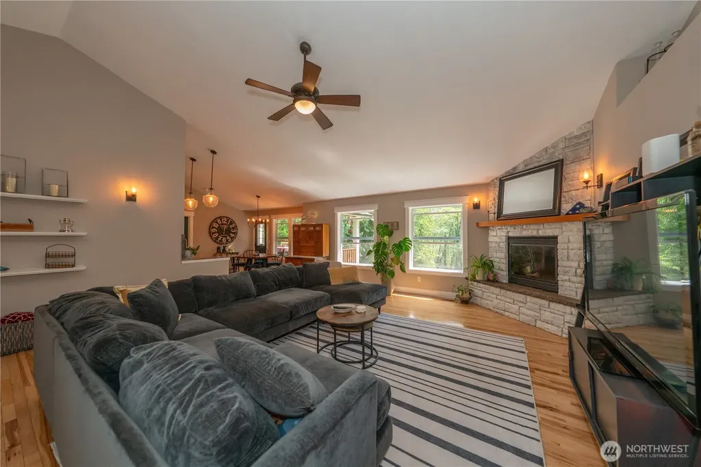 6031 139th Lane SW Rochester WA 98579