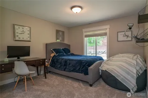 6031 139th Lane SW Rochester WA 98579