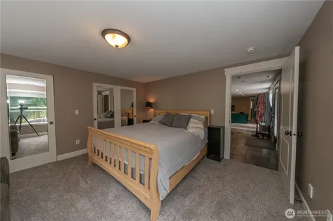 6031 139th Lane SW Rochester WA 98579