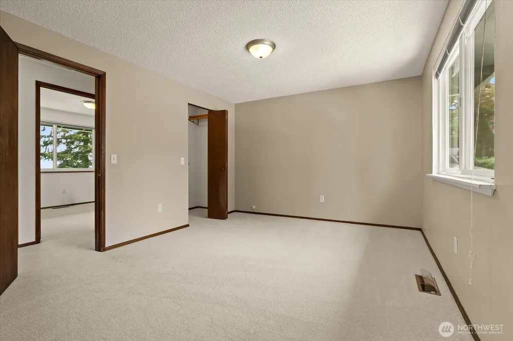 9236 NE 136th Place Kirkland WA 98034