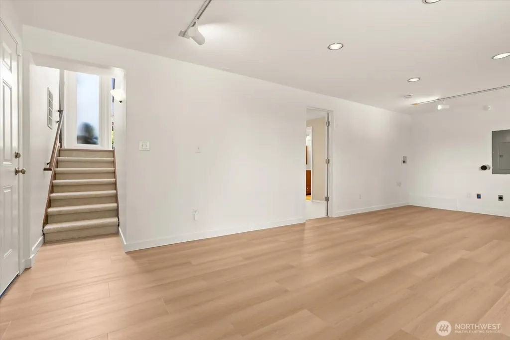 9236 NE 136th Place Kirkland WA 98034
