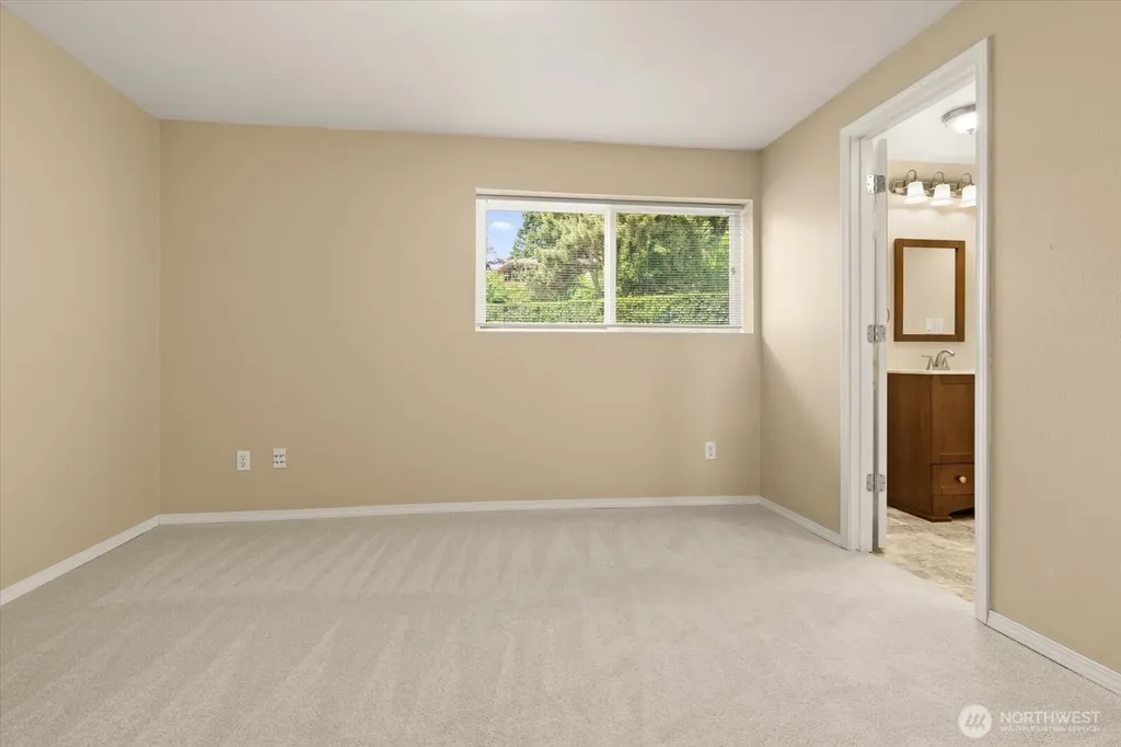9236 NE 136th Place Kirkland WA 98034