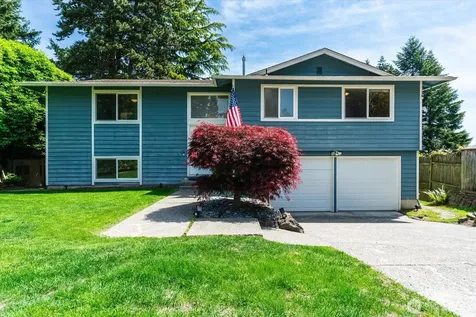 9236 NE 136th Place Kirkland WA 98034